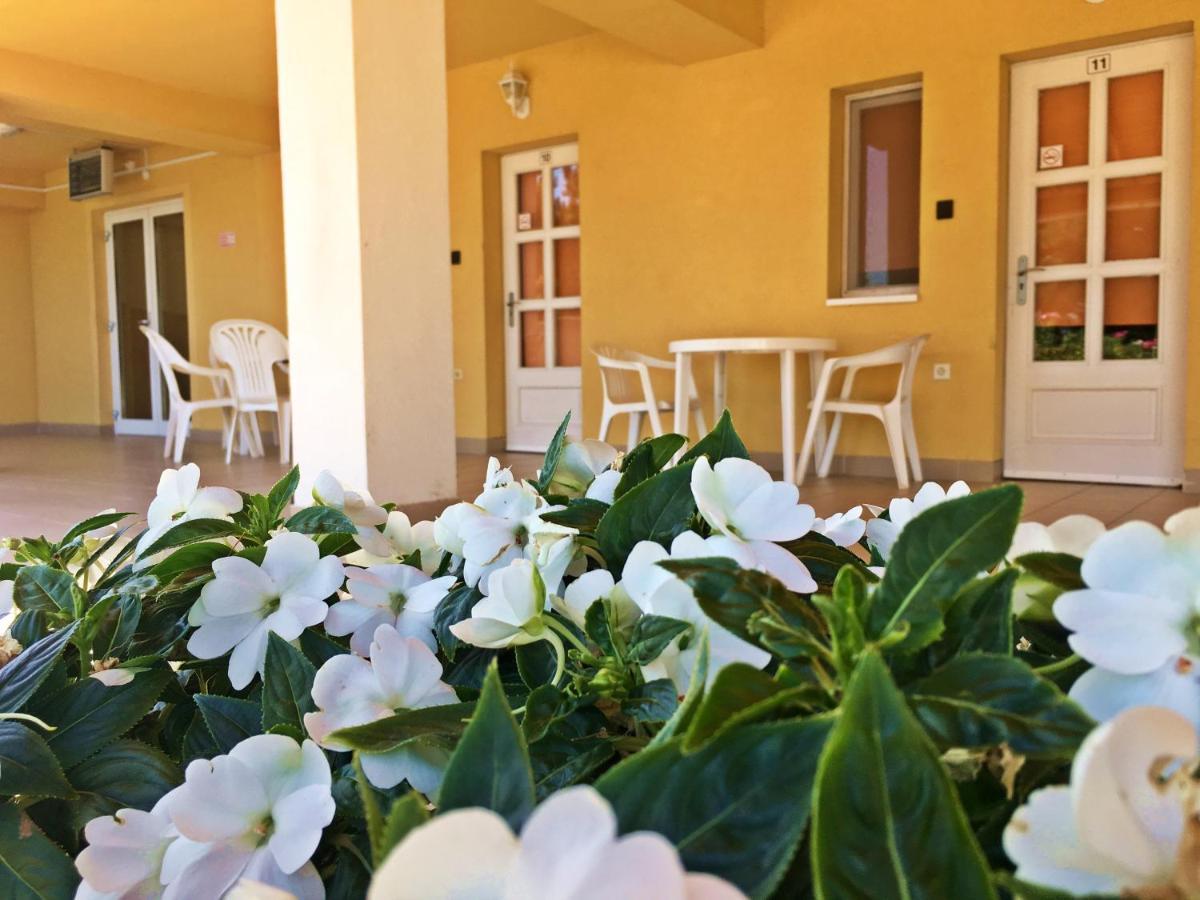 Hotel Magnolia Balatonszepezd Eksteriør bilde
