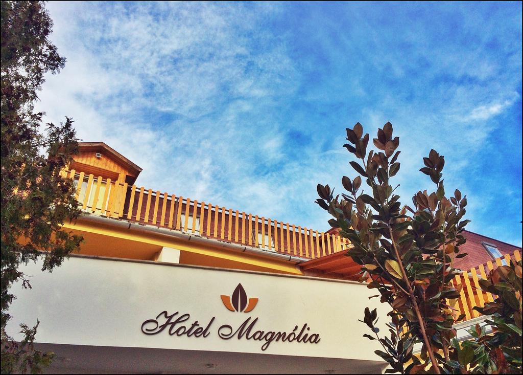 Hotel Magnolia Balatonszepezd Eksteriør bilde